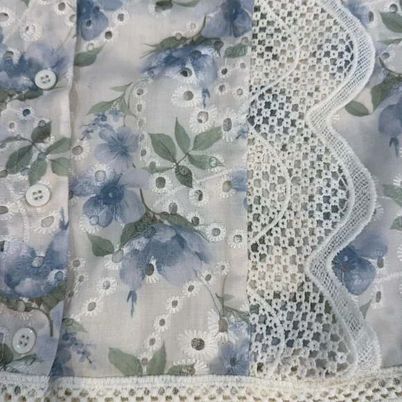 Ultra Pink Blue Floral Lace women’s Blouse. Size S - Picture 6 of 6